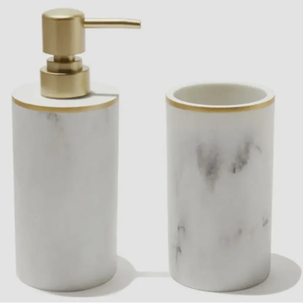 💯 NWT … New in box! Sunday Citizen resin faux marble bath set